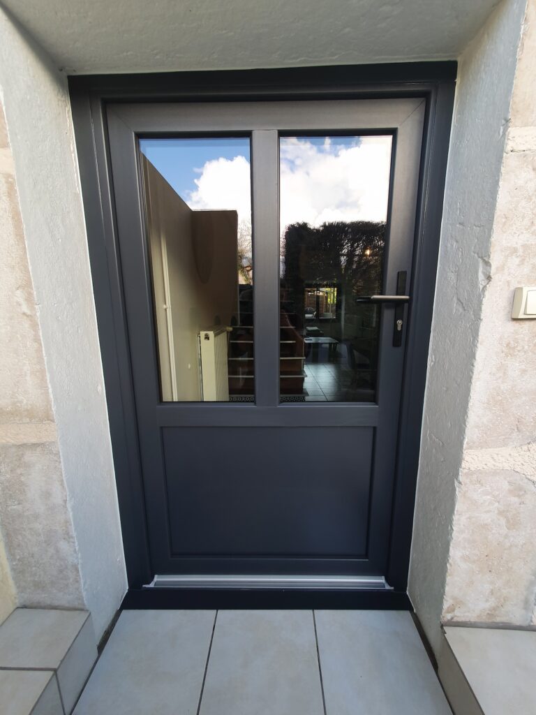 Porte service PVC gris anthracite