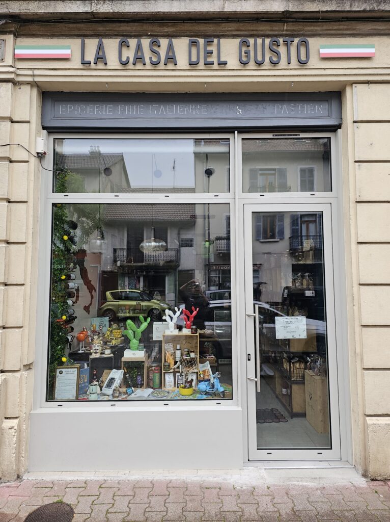 Vitrine magasin Aix Les bains Aluminium